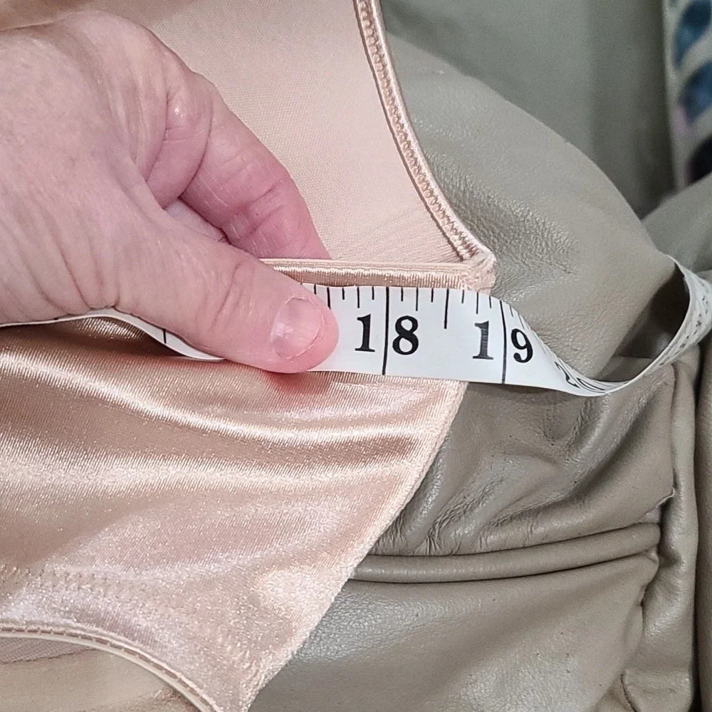 Playtex Womens Underwire‎ Bra Beige Fliral Lace Applique Adjustable Sz 36DDD EUC